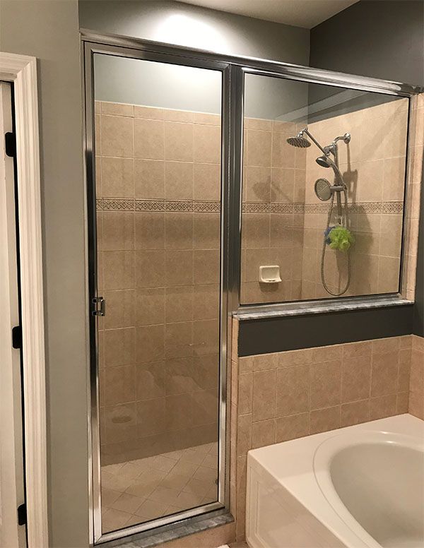 06-Shower-Door-1-Before